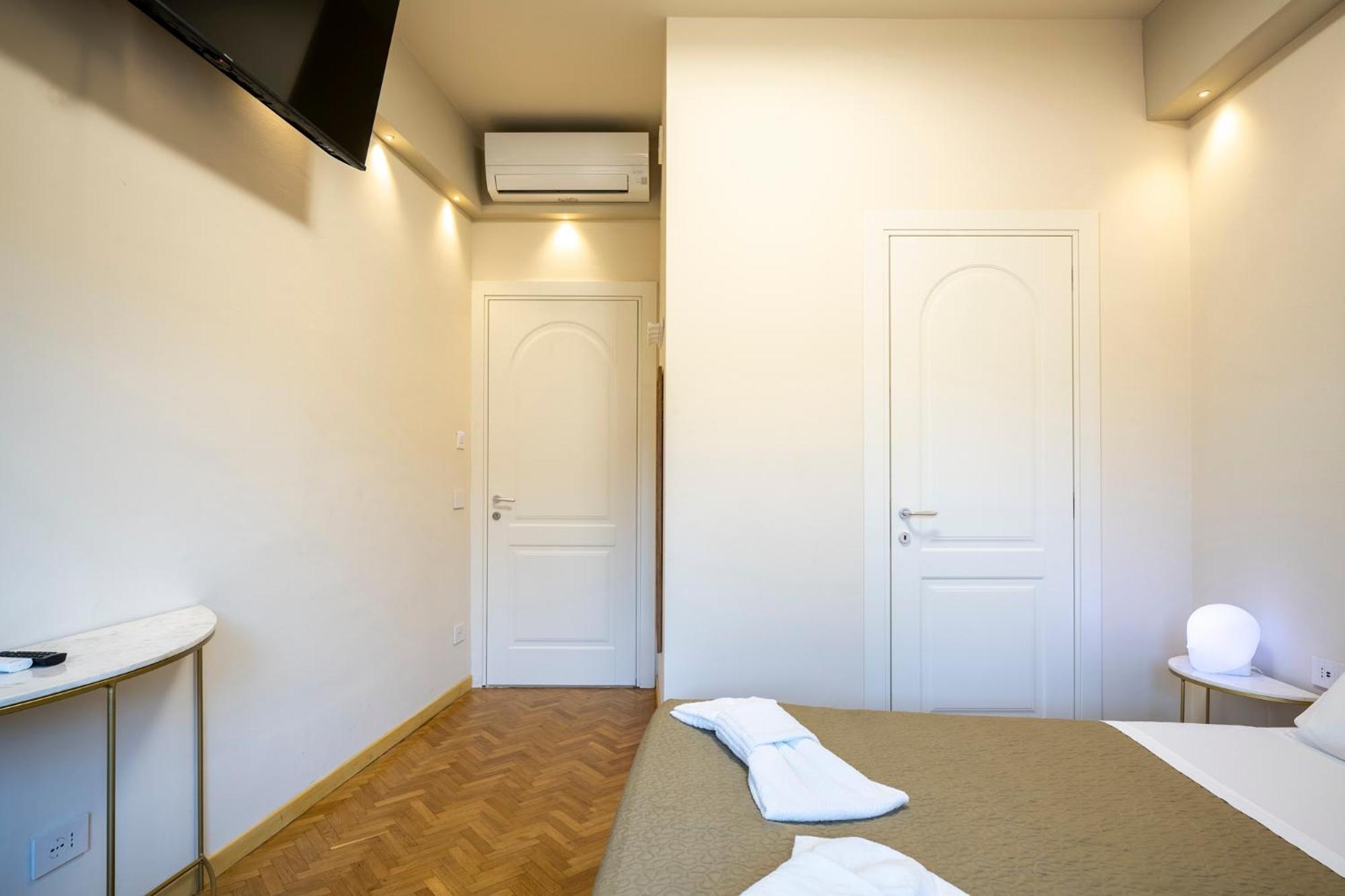 Duomo - Camere Matrimoniali Con Bagno Privato Floransa Dış mekan fotoğraf